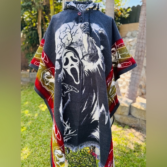 Ghost face adult size alpaca poncho, one size, unisex, handcrafted in Ecuador - Picture 4 of 5